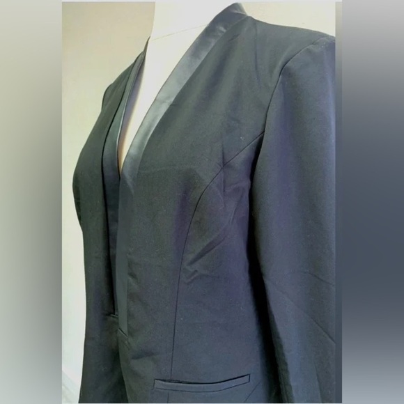 Torrid Studio Crepe Pu Trim Blazer - NEW - Size 18/20 (2) - Picture 5 of 9